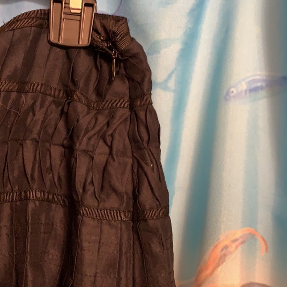 New without tags black skirt - Picture 4 of 4